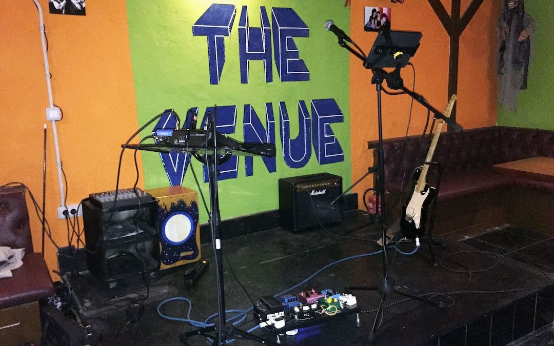 Actuación en el pub The Venue